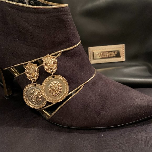 Lions Head Statement Earrings - Gold - Picture 3 of 8